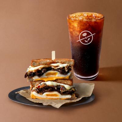 커피빈 그릴드 비프치즈 샌드위치 + 아메리카노 (S)